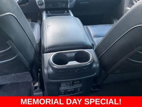 Used 2018 Nissan Titan PRO-4X w/ Pro-4x Convenience Package AWD/4WD image 10