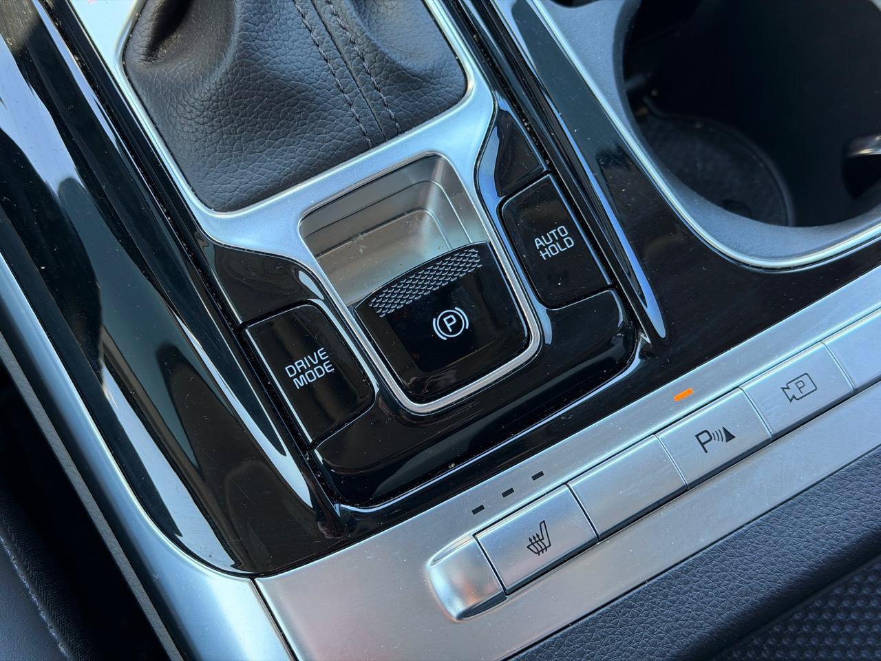 Used 2024 Kia Carnival EX FWD image 48