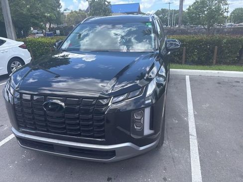 Used 2023 Hyundai Palisade SEL w/ Premium Package FWD image 3