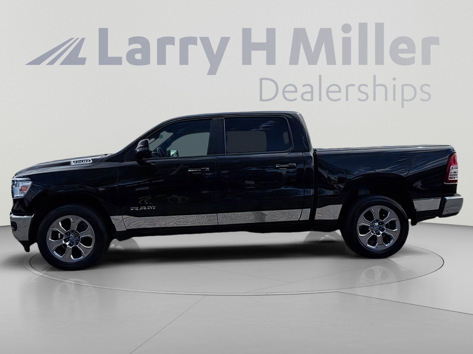 Used 2024 RAM 1500 Big Horn AWD/4WD image 3
