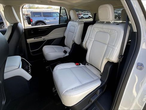New 2025 Lincoln Aviator Reserve w/ Illumination Package image 10