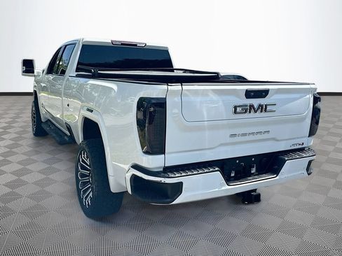 Used 2023 GMC Sierra 2500 AT4 w/ Driver Alert Package I AWD/4WD image 8