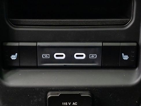 New 2026 RAM 1500 Laramie AWD/4WD image 9