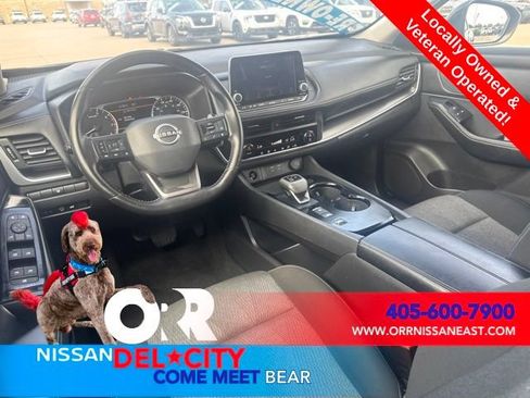 Used 2025 Nissan Rogue SV FWD image 12