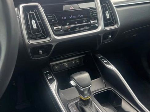 Used 2023 Kia Sorento S w/ Panoramic Sunroof Package FWD image 13