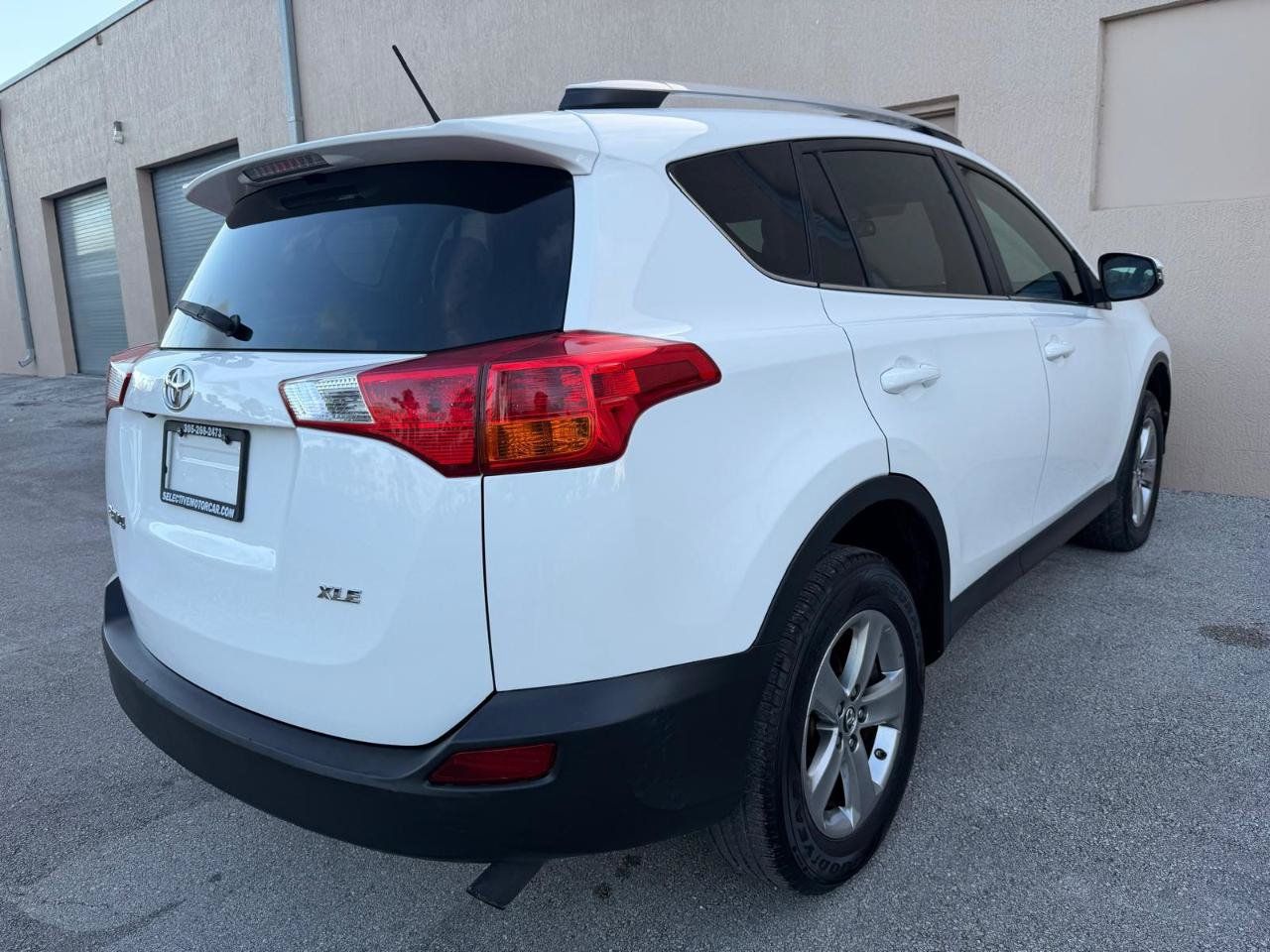 Used 2015 Toyota RAV4 XLE FWD image 5