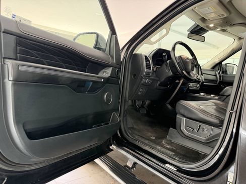 Used 2018 Ford Expedition Platinum AWD/4WD image 13