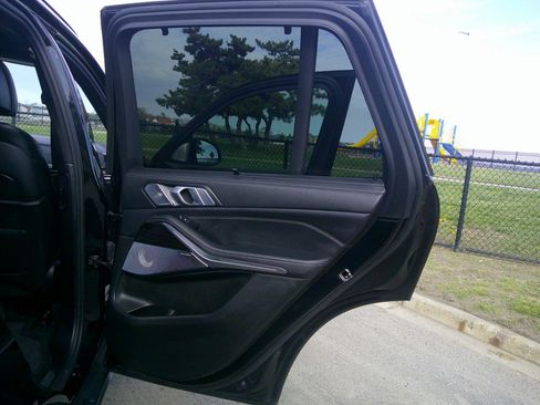 Used 2020 BMW X5 xDrive50i AWD/4WD image 48