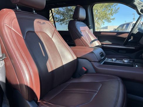 Used 2023 Ford Expedition Limited image 16