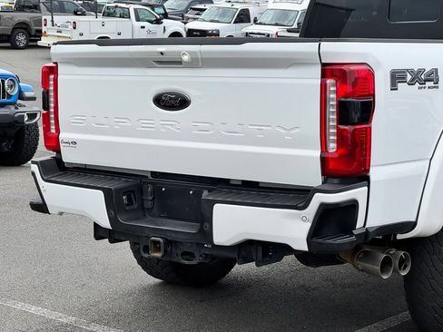 Used 2024 Ford F250 Lariat w/ Lariat Ultimate Package AWD/4WD image 44