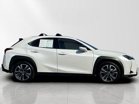Certified 2025 Lexus UX 300h FWD w/ Accessory Package (Z2) image 7
