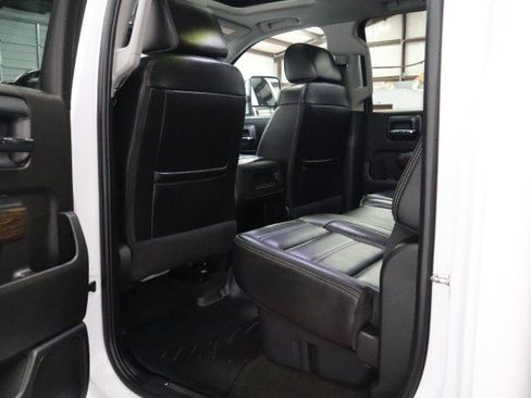 Used 2018 GMC Sierra 2500 Denali w/ Duramax Plus Package AWD/4WD image 46