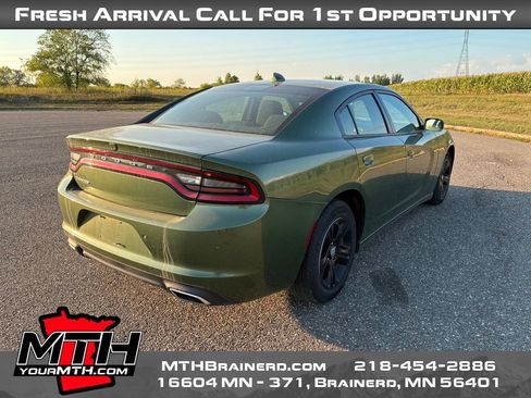 Used 2023 Dodge Charger SXT RWD image 8