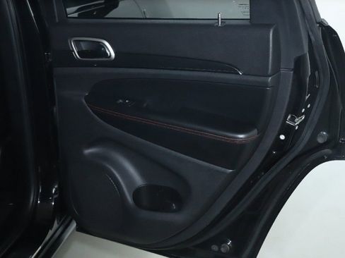 Used 2017 Jeep Grand Cherokee Trailhawk w/ Trailhawk Luxury Group AWD/4WD image 34