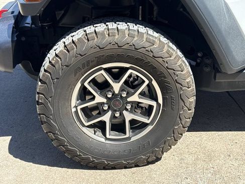 Used 2026 Jeep Wrangler Unlimited Rubicon AWD/4WD image 13