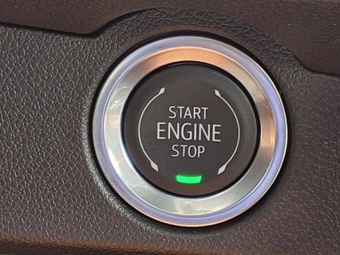 Used 2026 Chevrolet Traverse LT w/ Driver Confidence Package FWD image 12