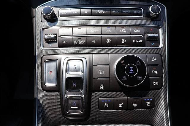 Used 2023 Hyundai Santa Fe Limited AWD/4WD image 19
