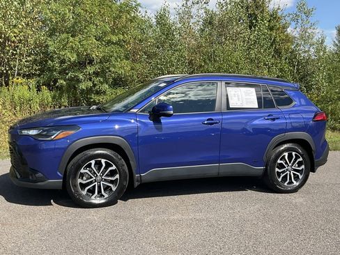 Used 2023 Toyota Corolla Cross SE image 36