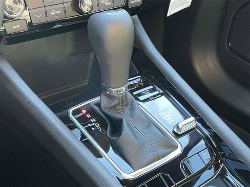 New 2026 Jeep Compass Latitude image 21