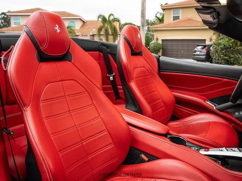 Used 2016 Ferrari California T image 47