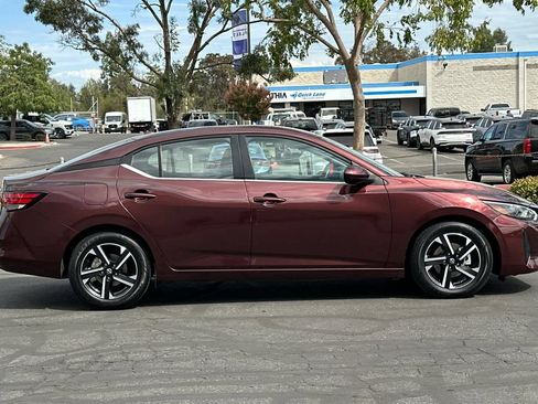Used 2025 Nissan Sentra SV FWD image 9