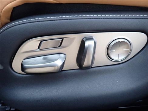 Used 2022 Lexus LS 500 AWD w/ Luxury Package image 13