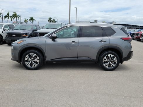 Used 2021 Nissan Rogue SV w/ Premium Package FWD image 8