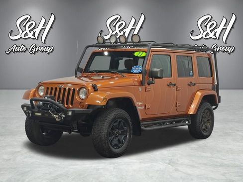 Used 2011 Jeep Wrangler Unlimited Sahara w/ Trailer Tow Group AWD/4WD image 16