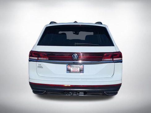 Used 2024 Volkswagen Atlas SE FWD image 4