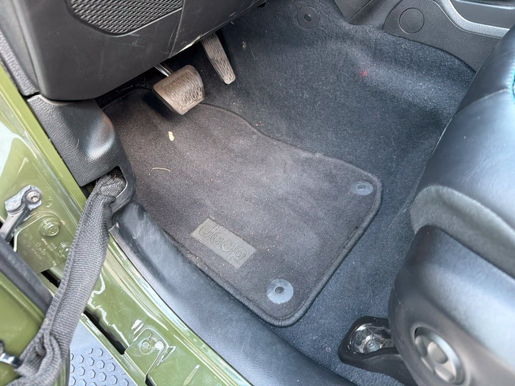 Used 2024 Jeep Wrangler High Altitude AWD/4WD image 49