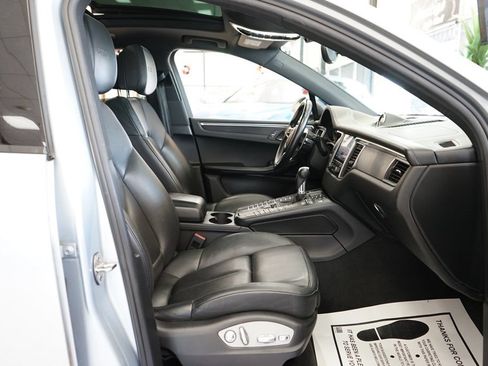 Used 2018 Porsche Macan GTS w/ Premium Package Plus AWD/4WD image 50