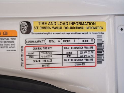 Used 2005 Ford GT RWD image 68