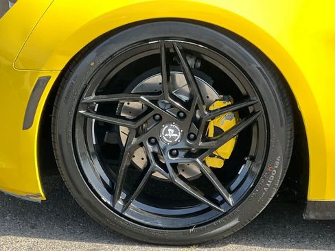 Used 2017 Chevrolet Camaro LT RWD image 28