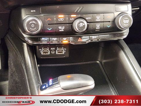 Used 2022 Dodge Durango SXT w/ Blacktop Package AWD/4WD image 27