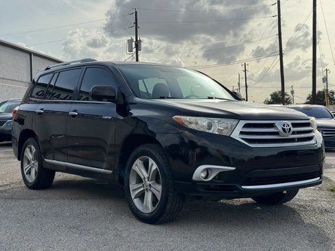 Used 2012 Toyota Highlander Limited w/ Tow Pkg AWD/4WD image 9