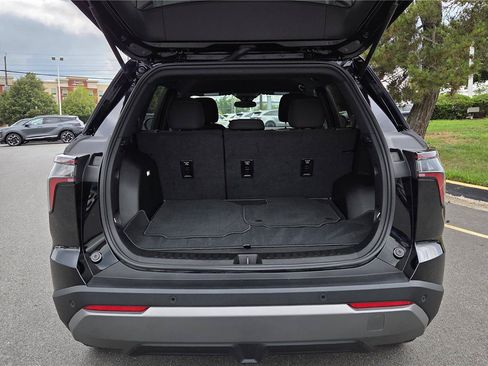 Used 2025 Chevrolet Equinox LT AWD/4WD image 5