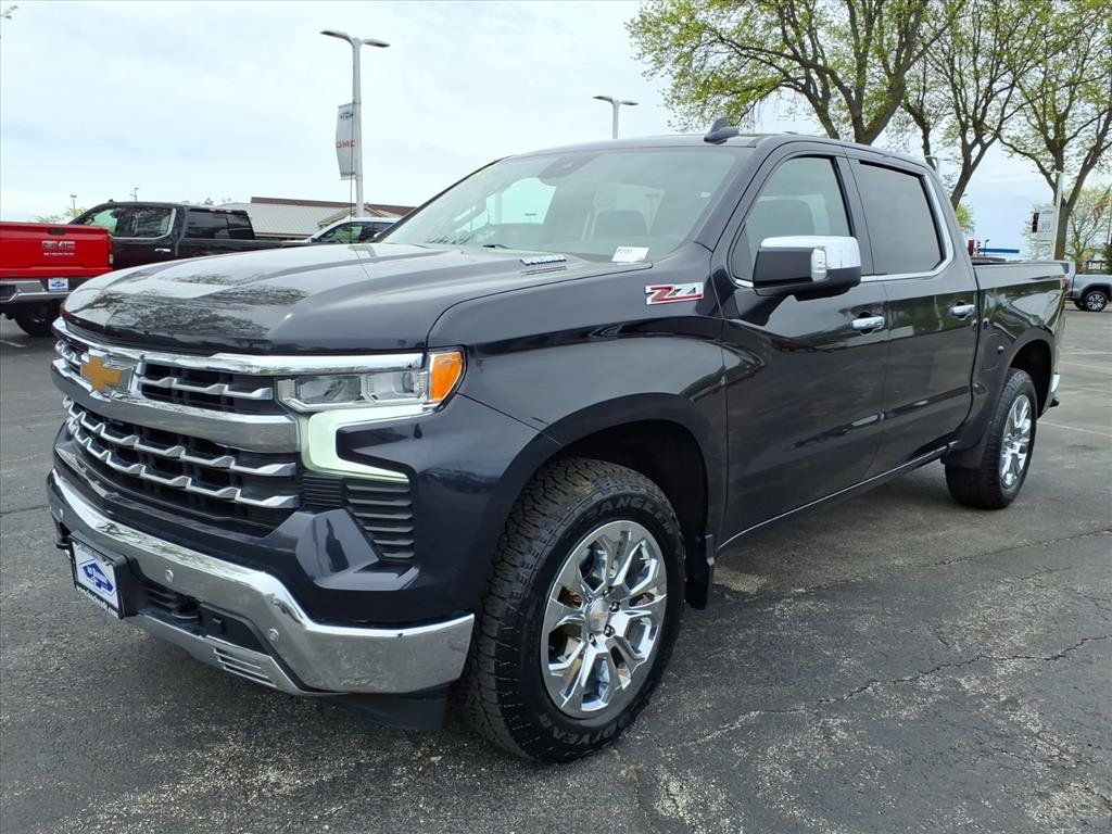 Used 2022 Chevrolet Silverado 1500 LTZ w/ Z71 Off-Road Package AWD/4WD image 3