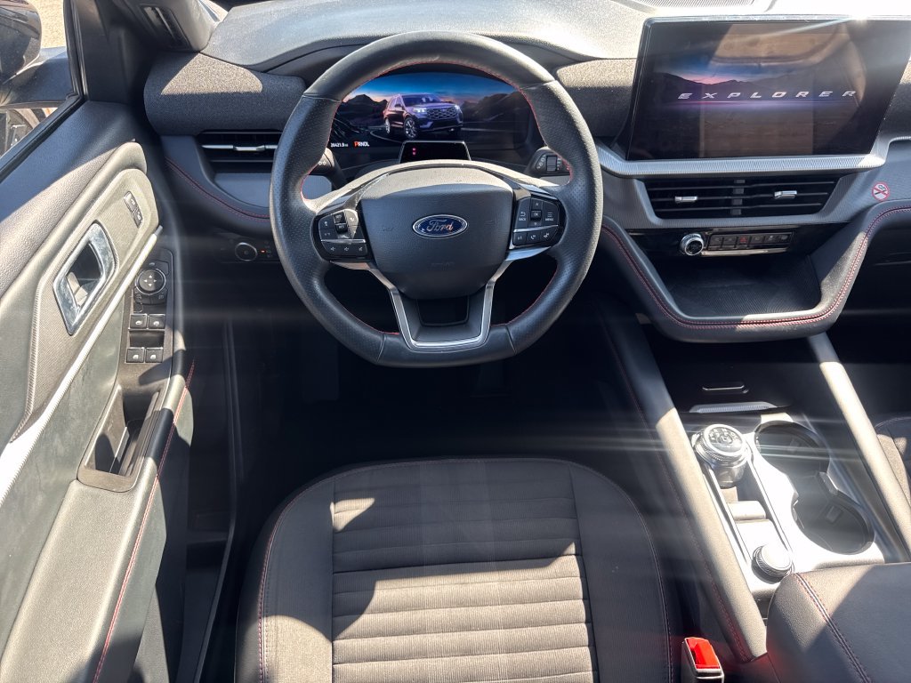 Used 2025 Ford Explorer ST-Line AWD/4WD image 18
