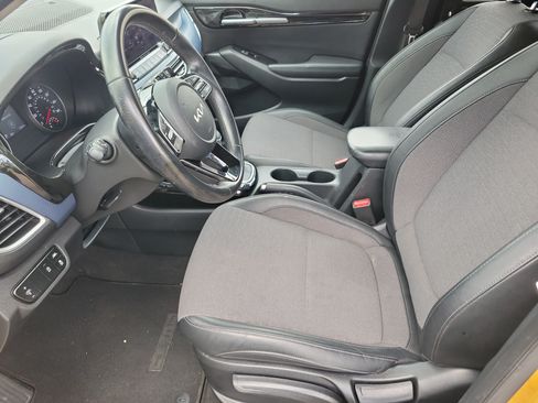 Used 2022 Kia Seltos S FWD image 3