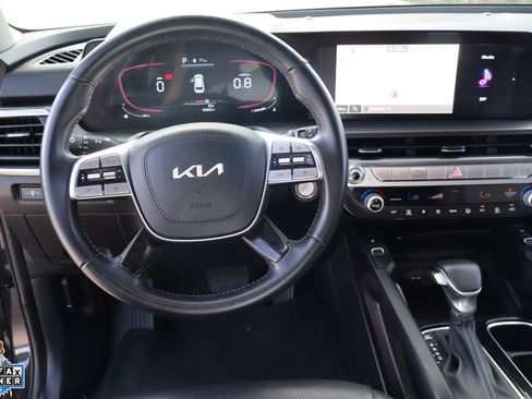 Used 2025 Kia Telluride S FWD image 18