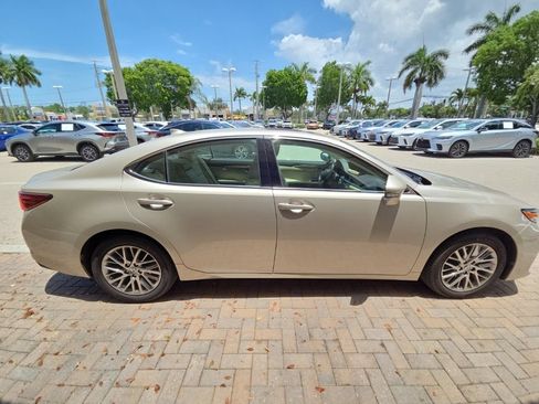 Used 2018 Lexus ES 350 w/ Luxury Package w/Wood Trim FWD image 11