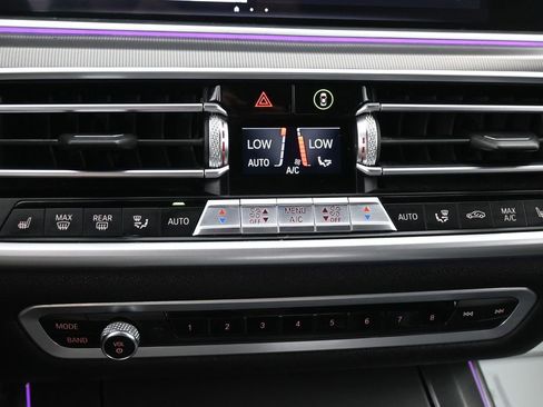 Used 2019 BMW X5 xDrive40i w/ M Sport Package AWD/4WD image 12