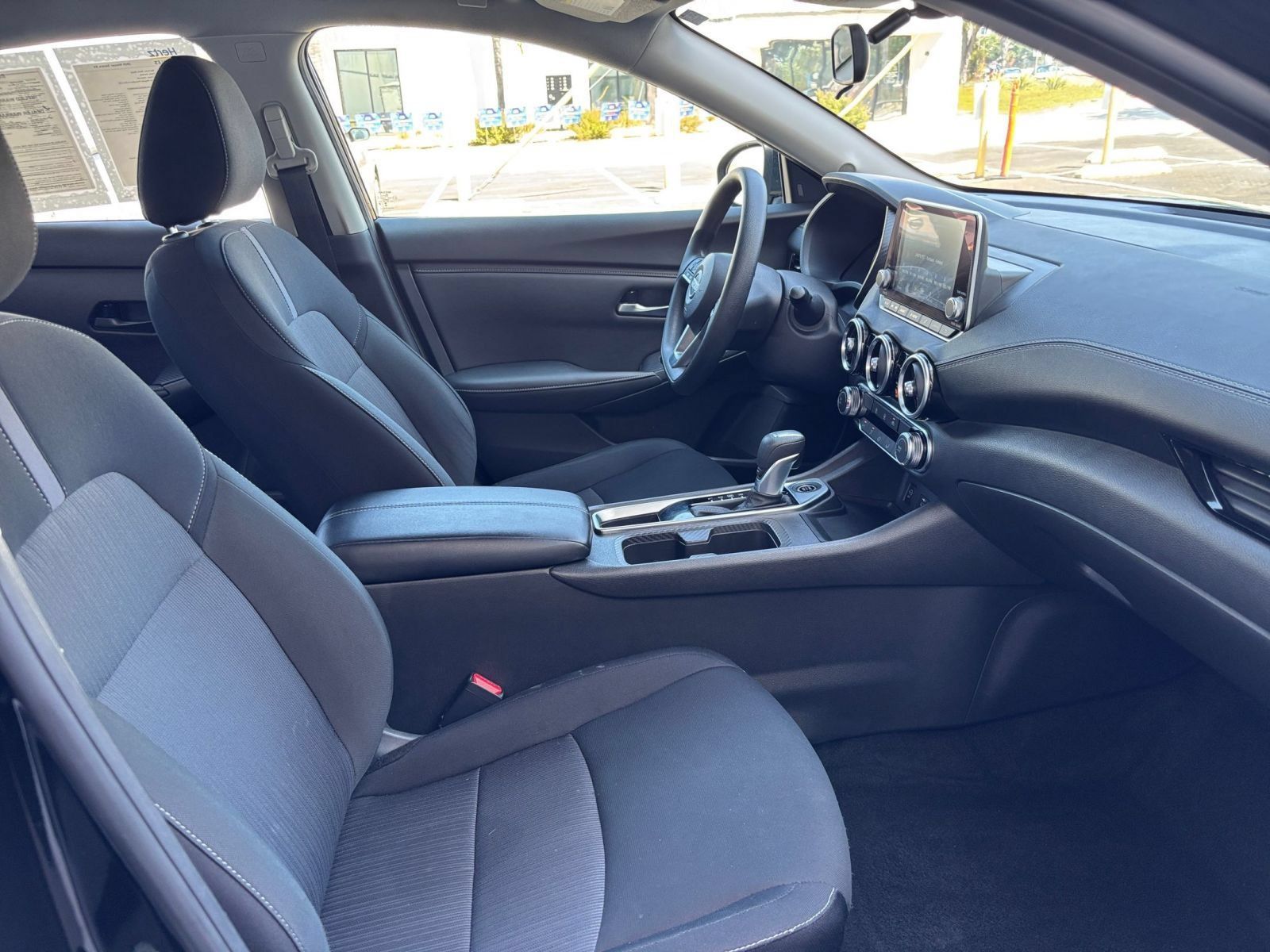 Used 2025 Nissan Sentra SV FWD image 33