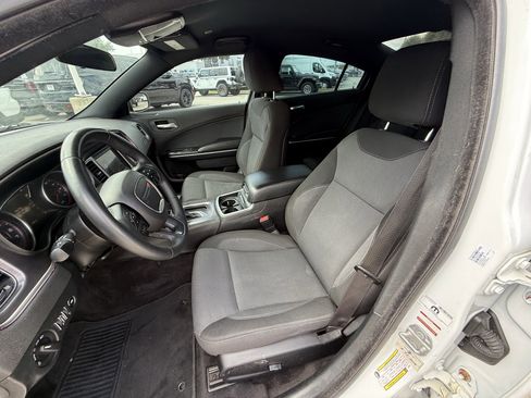 Used 2018 Dodge Charger SXT RWD image 27