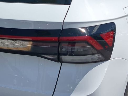 Used 2025 Volkswagen Taos S FWD image 8