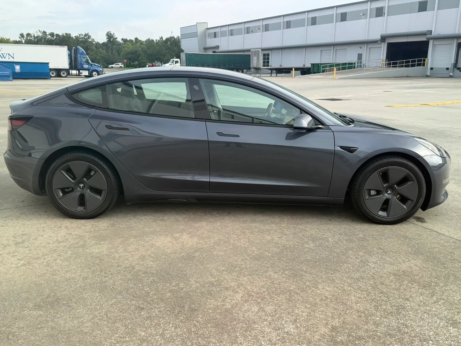 Used 2023 Tesla Model 3 Standard Range RWD image 6