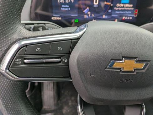 New 2026 Chevrolet Equinox EV LT image 16