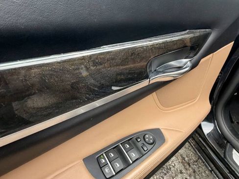Used 2015 BMW 750Li xDrive AWD/4WD image 19