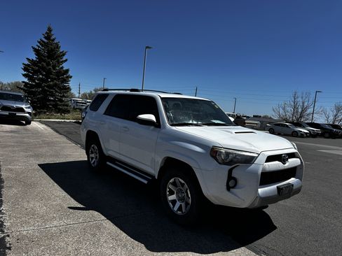 Used 2014 Toyota 4Runner Trail AWD/4WD image 7