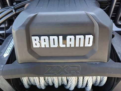 Used 2025 Jeep Gladiator Sport image 14